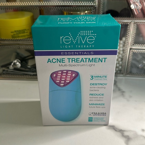 NEW- Revive acne trea  multi-Spectrum Light - Picture 1 of 7